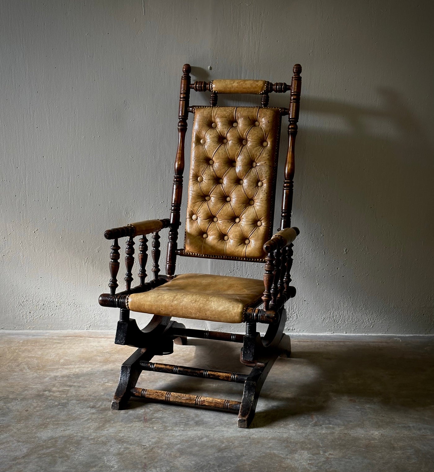 PLATFORM ROCKING CHAIR