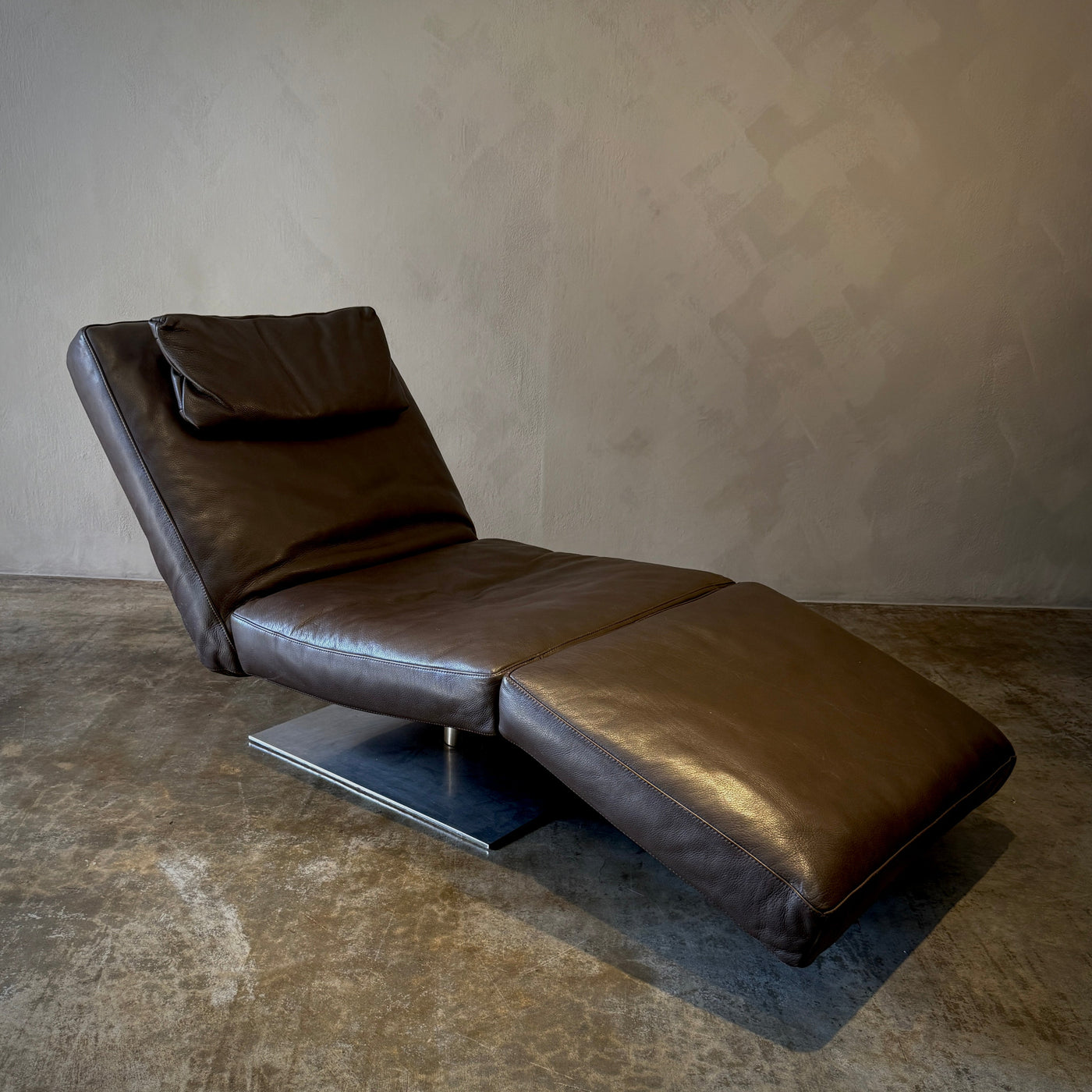 Leather Lounger