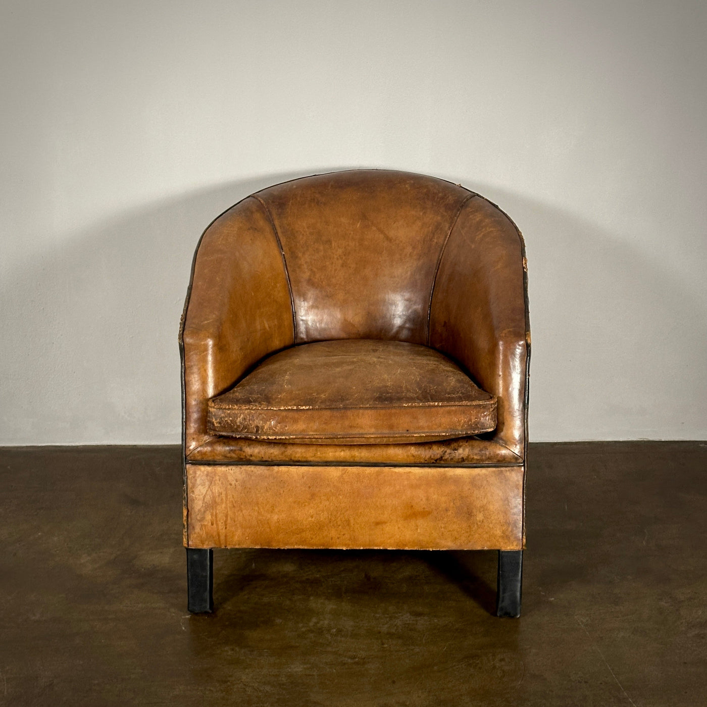 Deco Style Sheepskin Leather Arm Chair